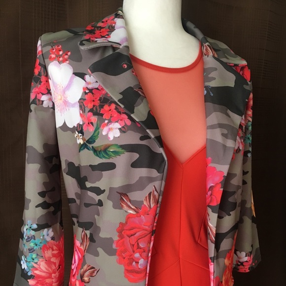 Gorgeous floral jacket. - Picture 6 of 8